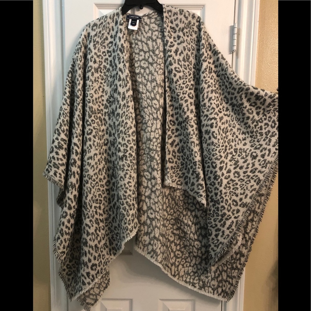😻 Lands End Pancho wrap😻